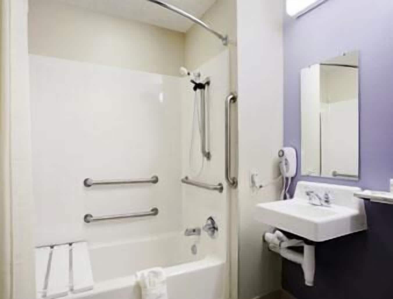 Microtel Inn & Suites By Wyndham Spring Hill/Weeki Wachee Extérieur photo