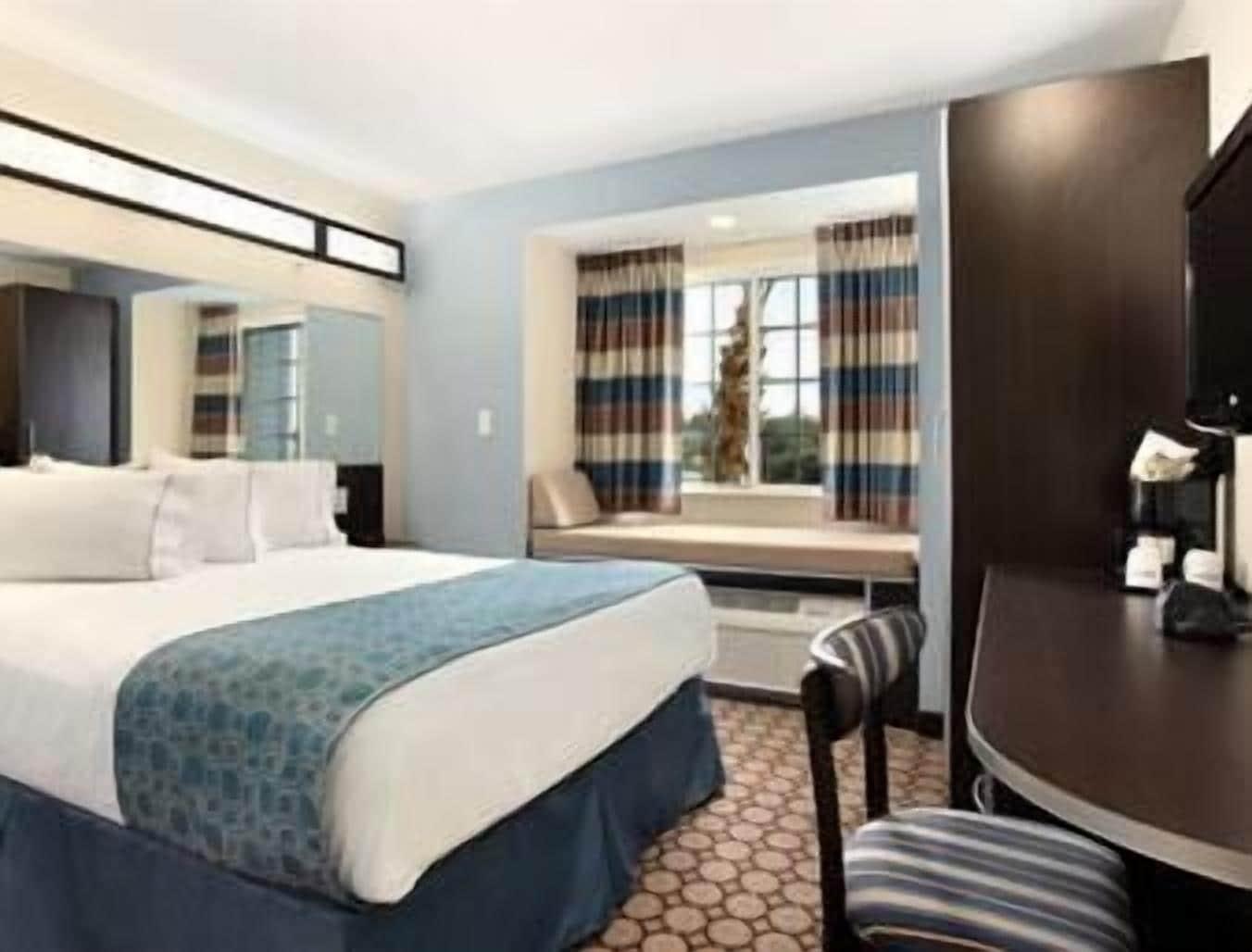 Microtel Inn & Suites By Wyndham Spring Hill/Weeki Wachee Chambre photo