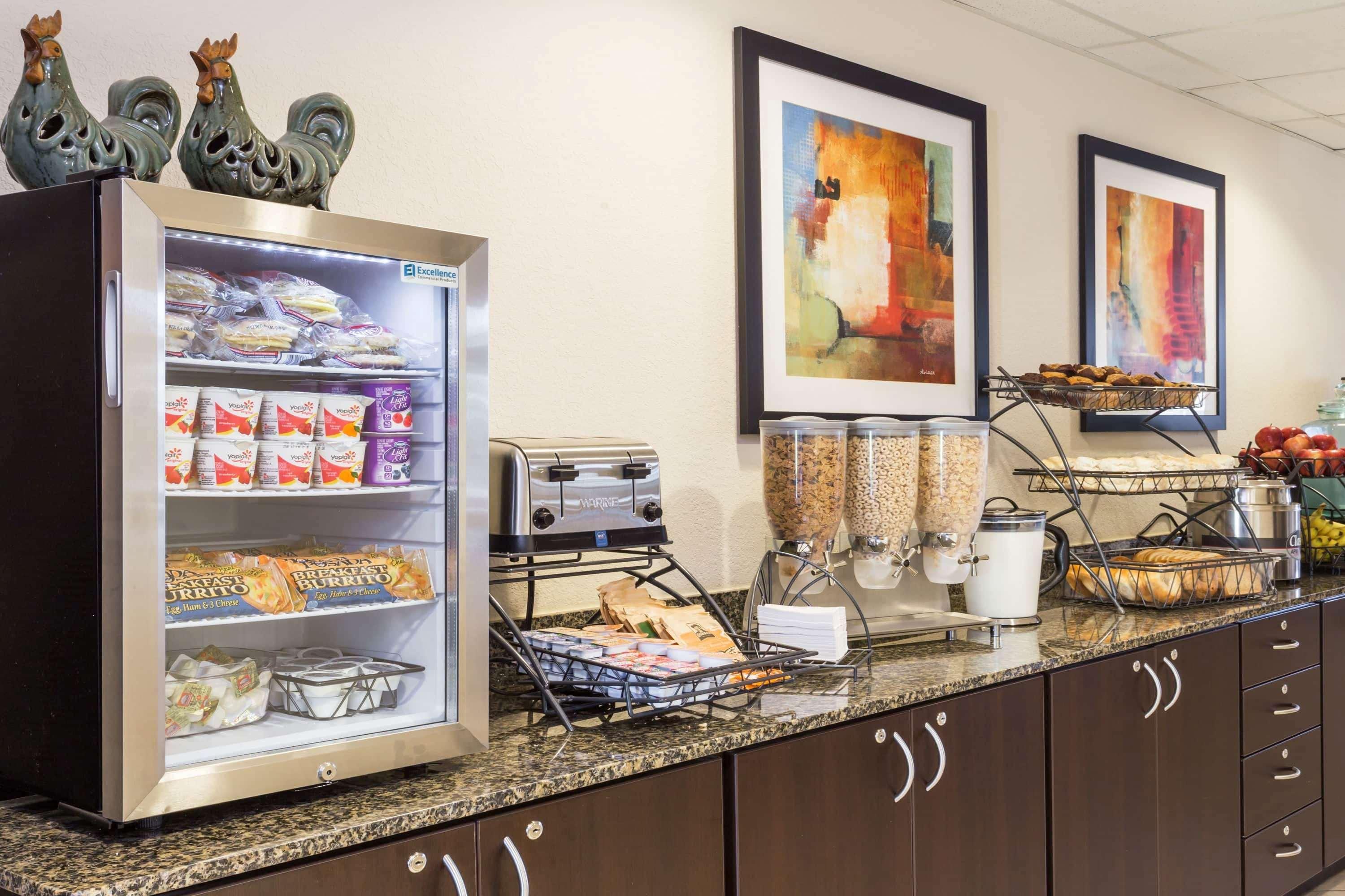 Microtel Inn & Suites By Wyndham Spring Hill/Weeki Wachee Extérieur photo