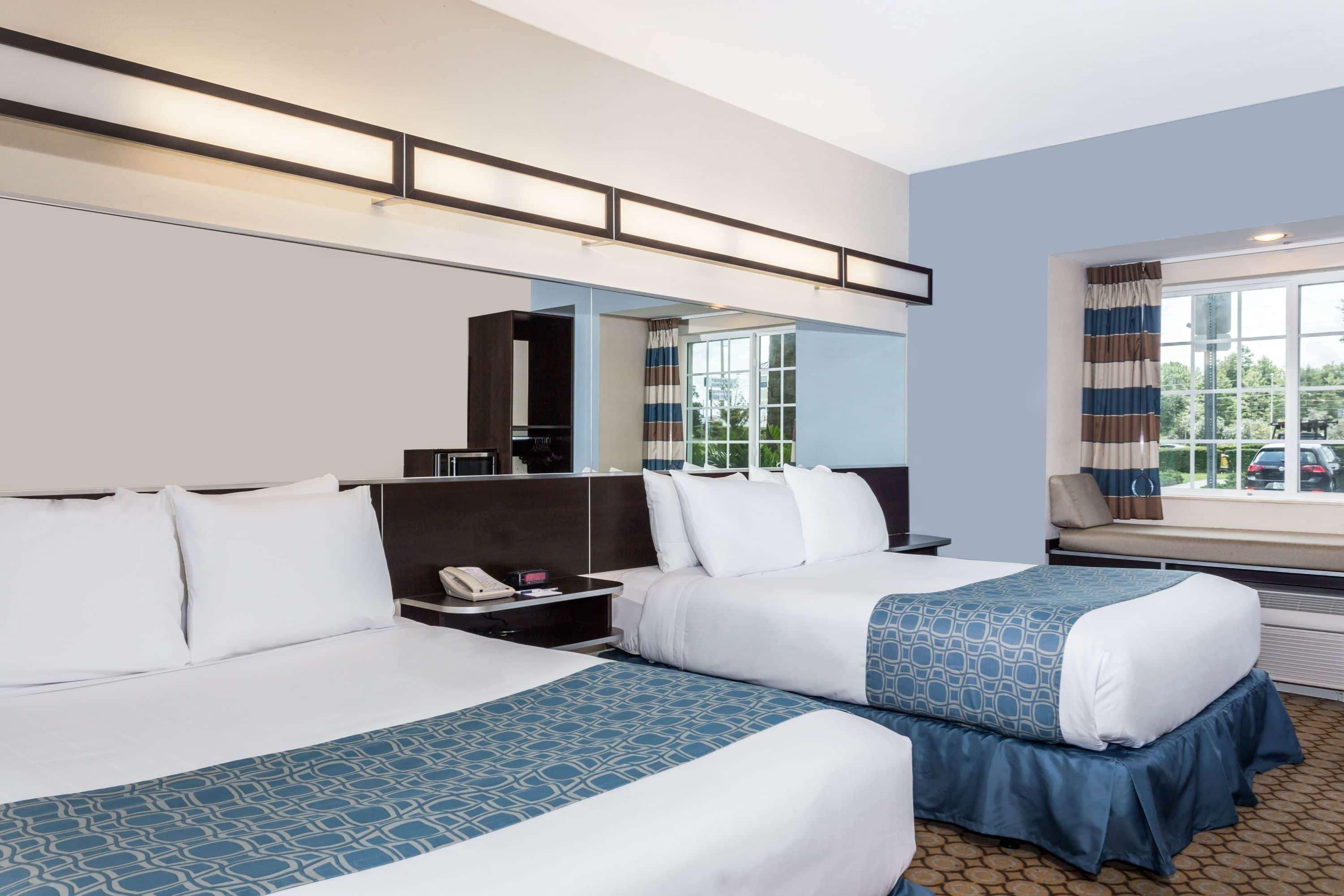 Microtel Inn & Suites By Wyndham Spring Hill/Weeki Wachee Extérieur photo